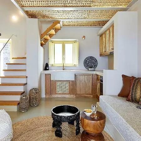 North Santorini A Luxury 5* Pýrgos